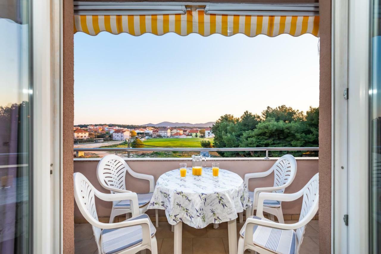 Apartment Adrian Biograd Na Moru Luaran gambar