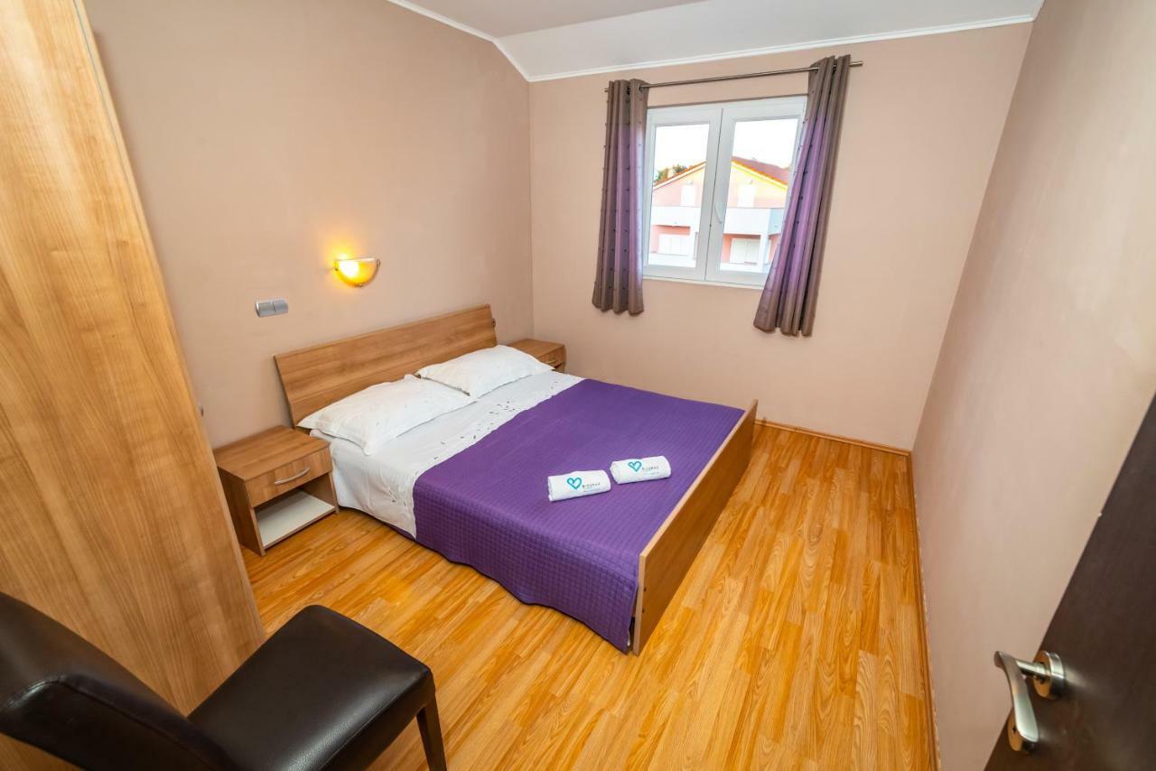 Apartment Adrian Biograd Na Moru Luaran gambar