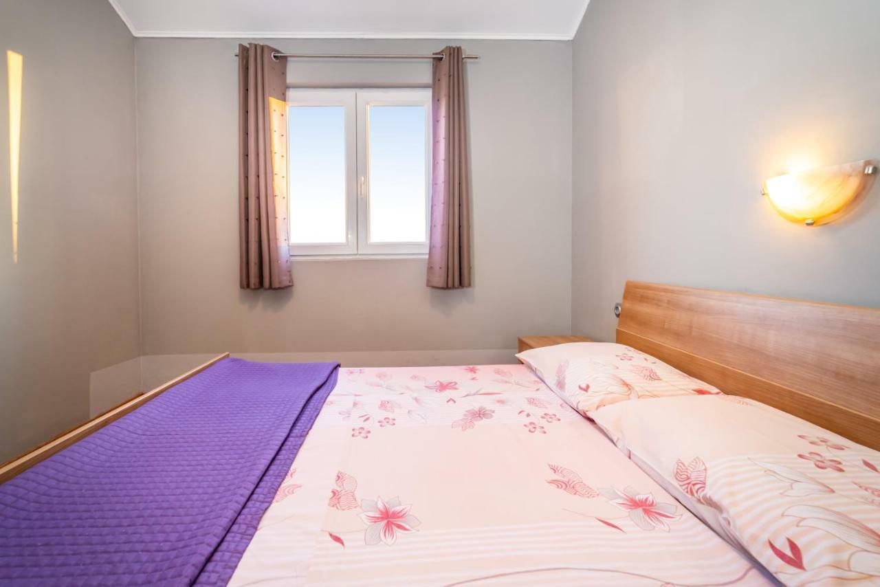 Apartment Adrian Biograd Na Moru Luaran gambar