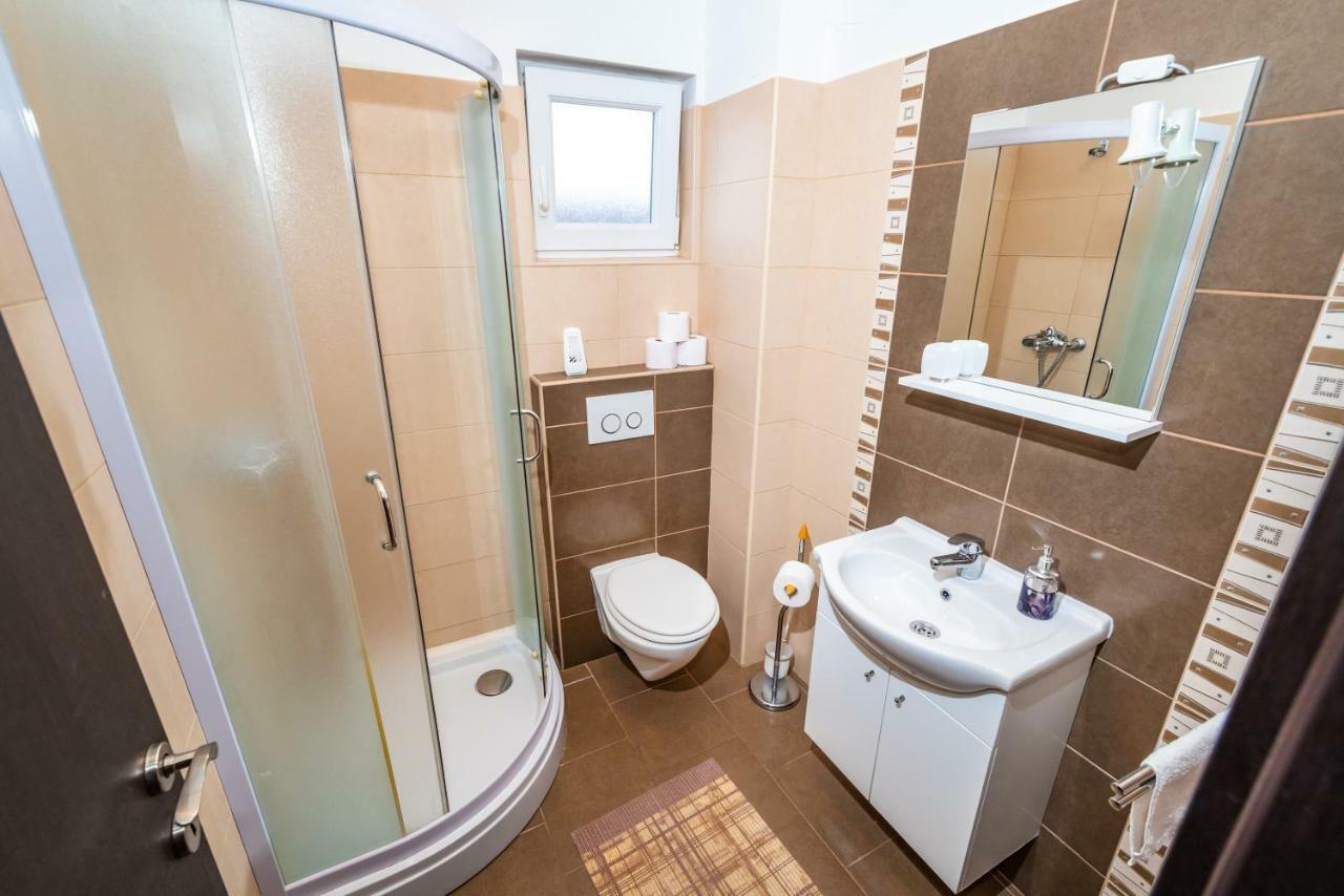 Apartment Adrian Biograd Na Moru Luaran gambar