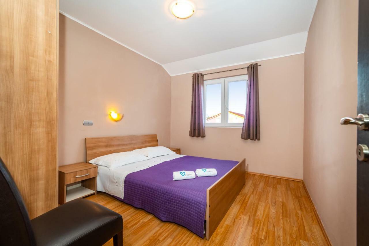Apartment Adrian Biograd Na Moru Luaran gambar
